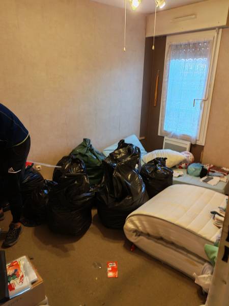 Débarras d'un appartement 4 pièces à Saint Laurent du Var (Alpes Maritimes)