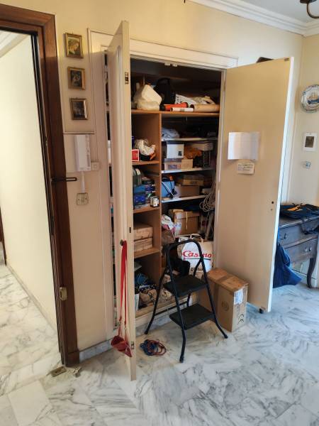 Vider un appartement en dernier étage d'immeuble à Juan les Pins