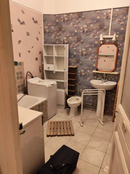 Débarras d'un appartement 5 pièces à Nice (06) au 4eme étage sans ascenseur